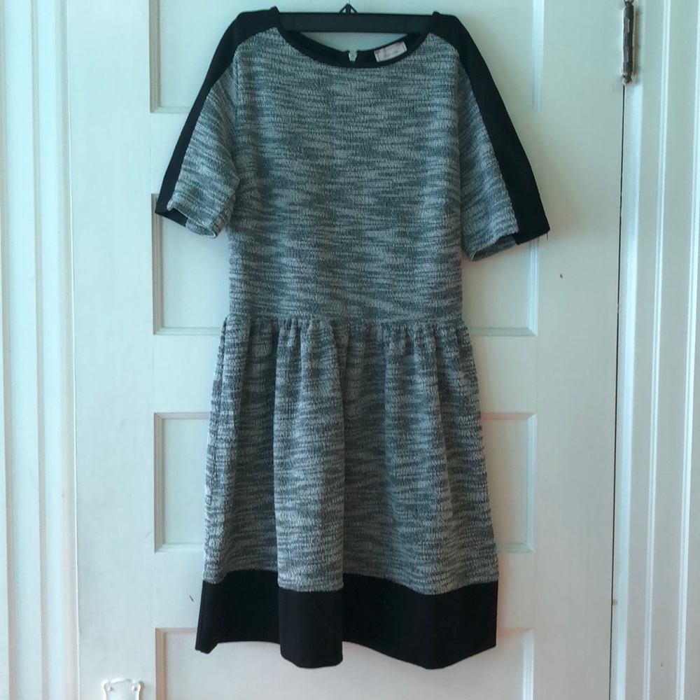 Cute black and white dress for a night out!
